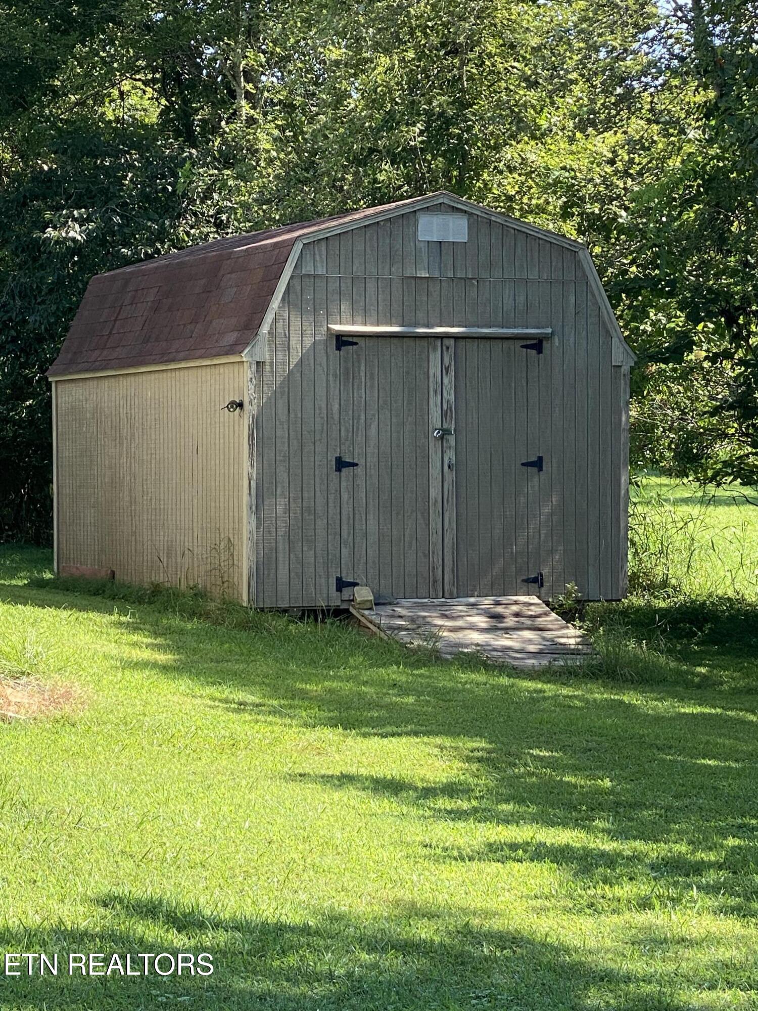 886 Pin Hook Road Spring City, TN 37381 - Photo 18 of 30 Shed with electric