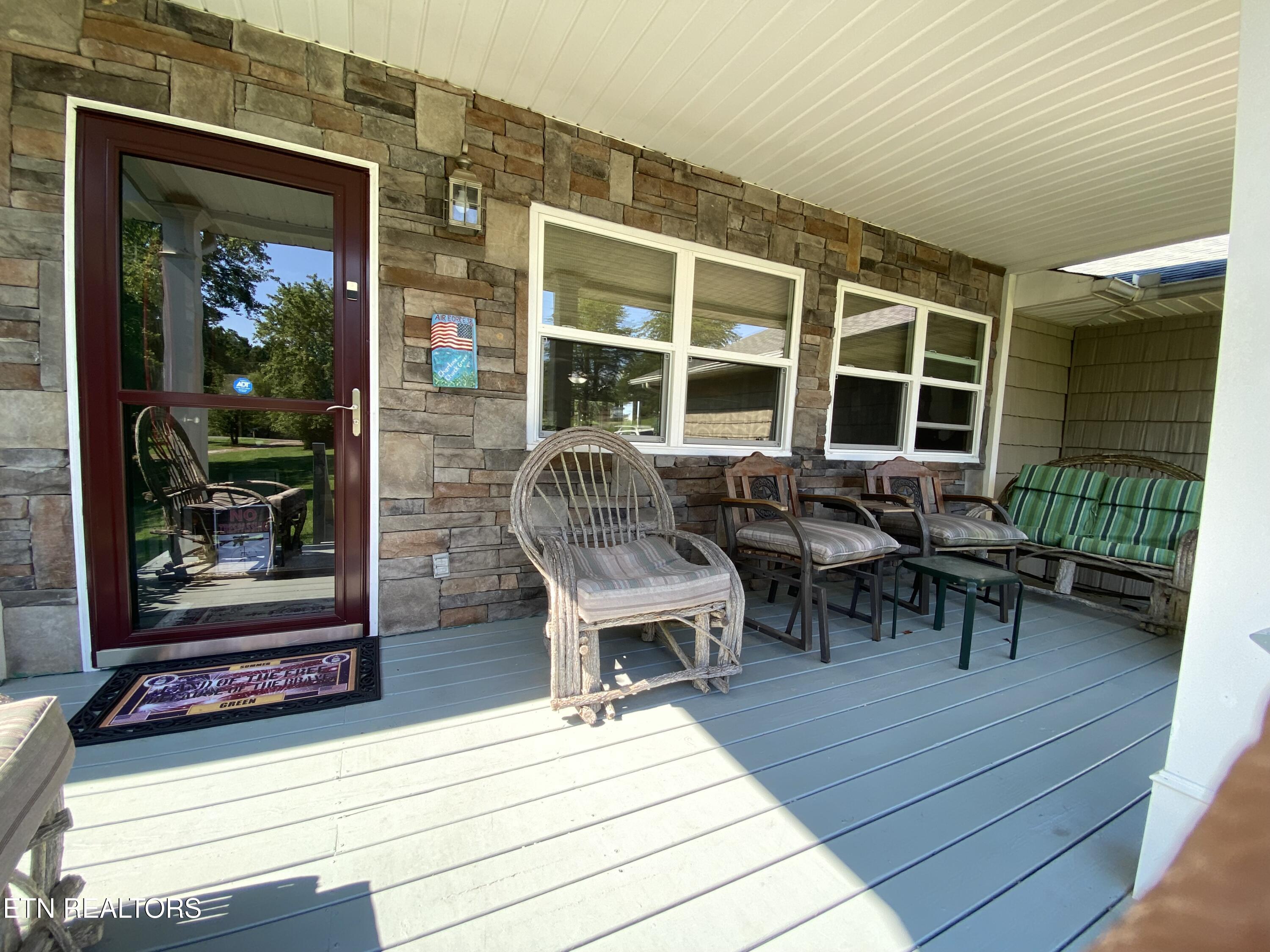 886 Pin Hook Road Spring City, TN 37381 - Photo 3 of 30 Front Porch Entrance