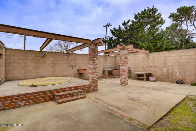 $649,000 | 121 Harsin Lane, Santa Maria, CA 93455