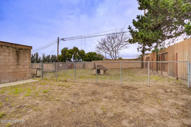 $649,000 | 121 Harsin Lane, Santa Maria, CA 93455