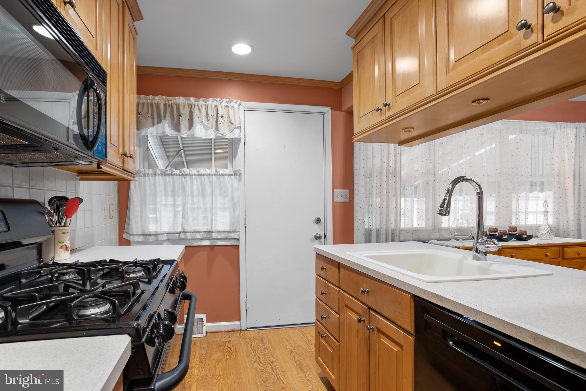 1320 Parklane Road Swarthmore, PA 19081 - Photo 10 of 23