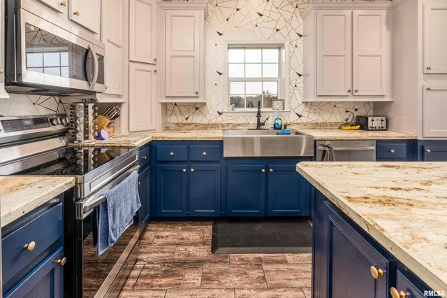 $274,900 | 5673 Arctic Fox Drive, Carterville, IL 62918