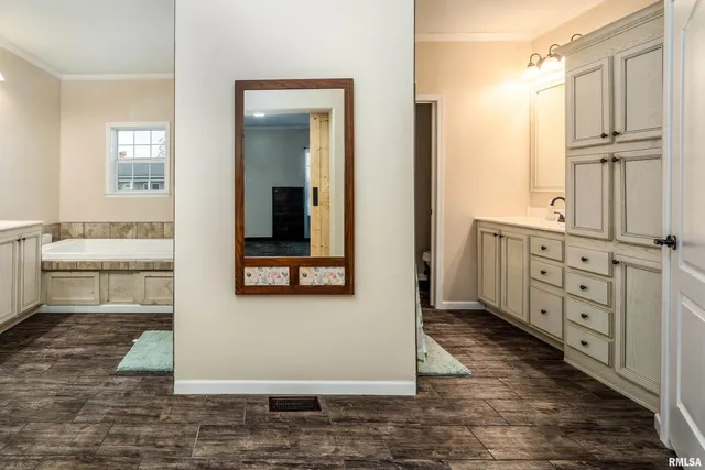 $274,900 | 5673 Arctic Fox Drive, Carterville, IL 62918