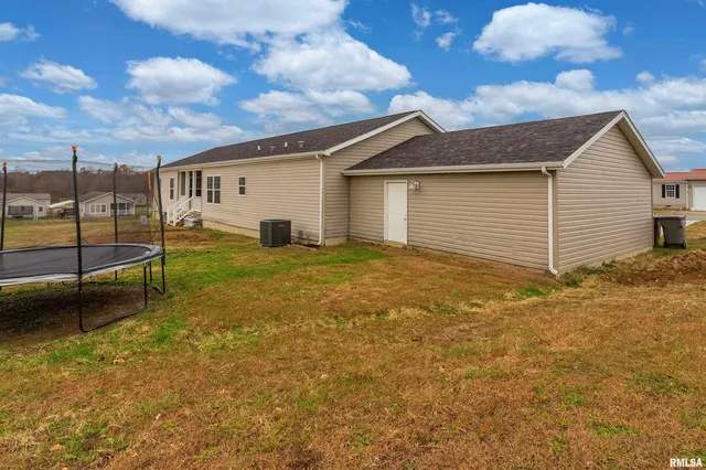 $274,900 | 5673 Arctic Fox Drive, Carterville, IL 62918