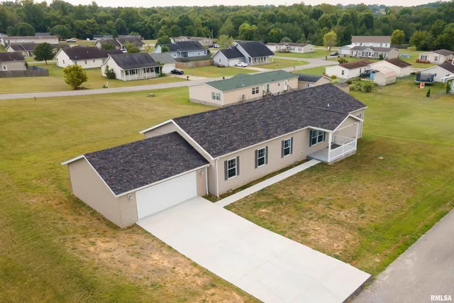 $274,900 | 5673 Arctic Fox Drive, Carterville, IL 62918