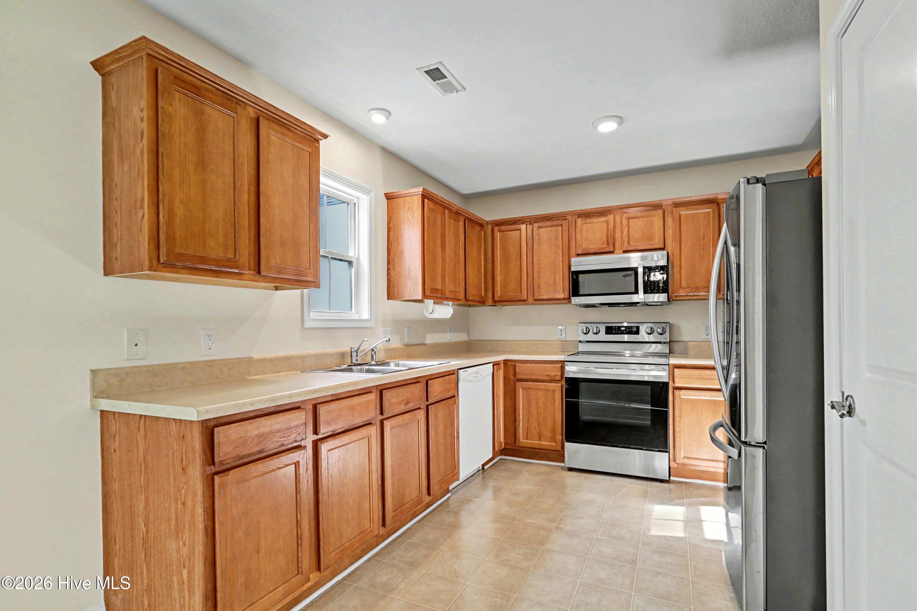 536 Edgewood Road Boiling Spring Lakes, NC 28461 - Photo 7 of 36 HewittProductions24