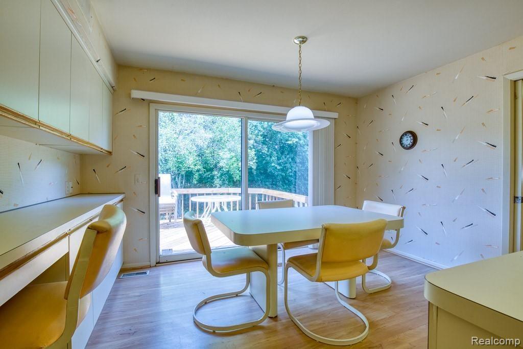 5670 Ridgewood Road West Bloomfield, MI 48322 - Photo 47 of 62