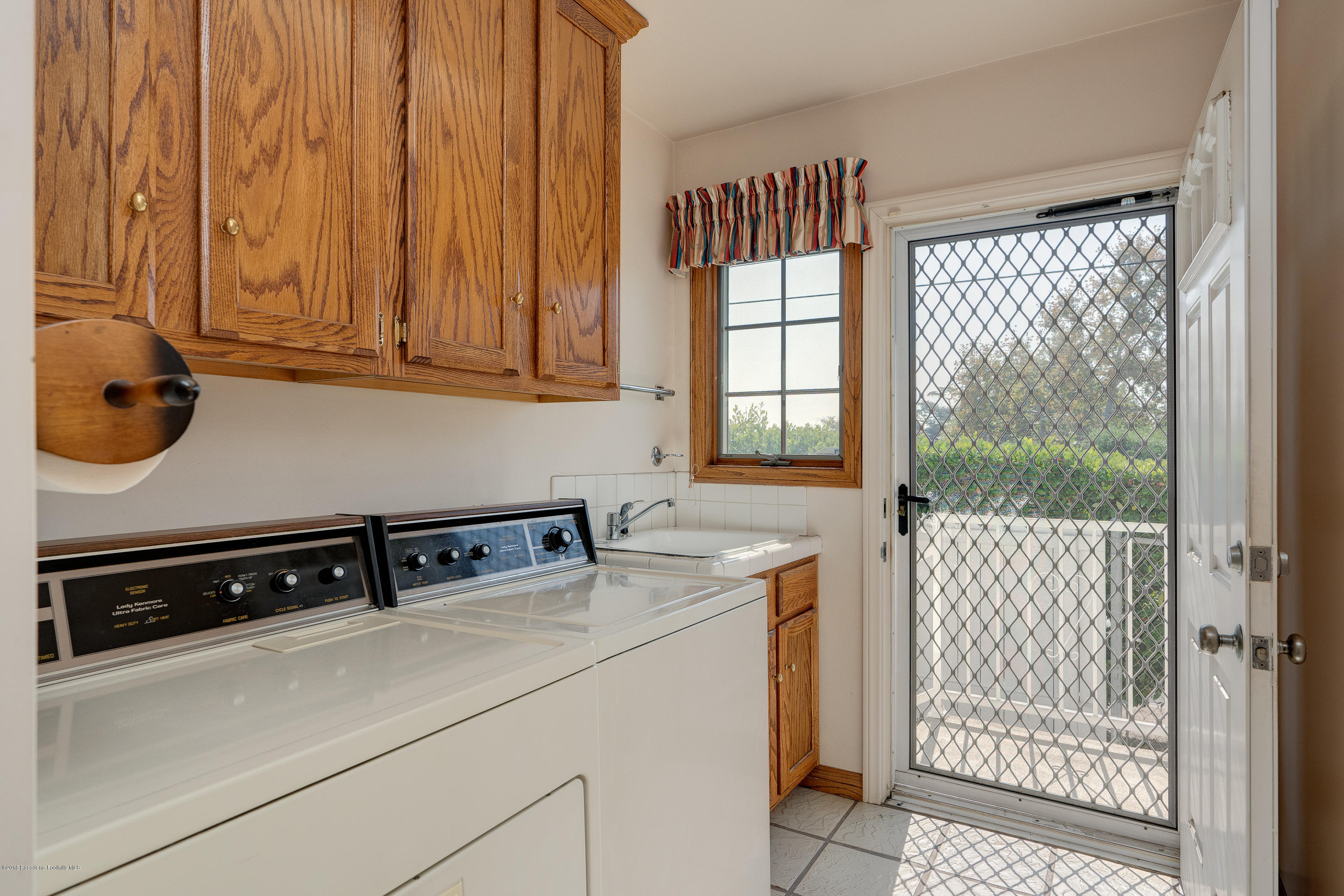 2585 Catherine Road Altadena, CA 91001 - Photo 16 of 36 egpimaging_2585Catherine_018_MLS
