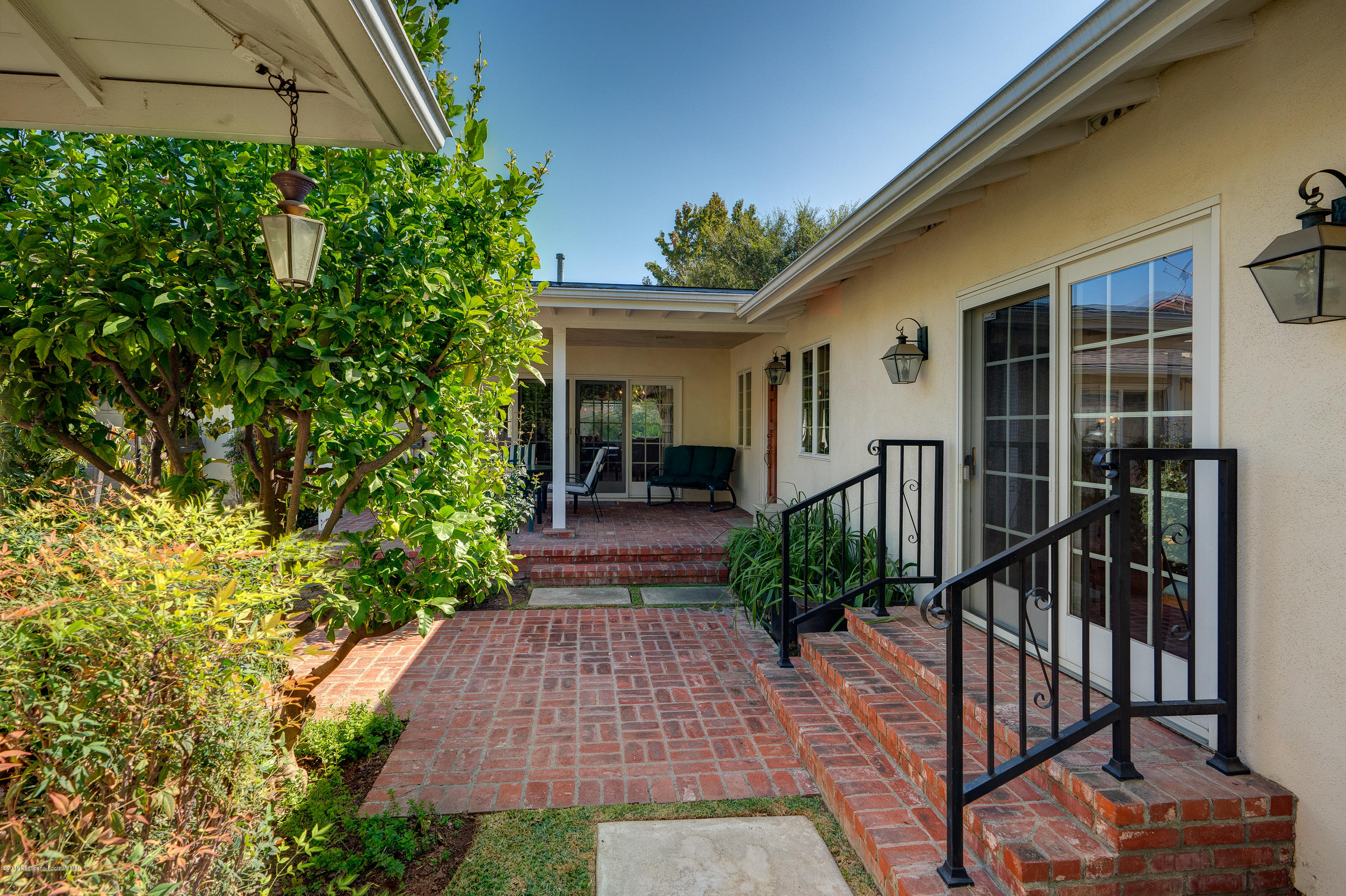 2585 Catherine Road Altadena, CA 91001 - Photo 32 of 36 egpimaging_2585Catherine_035_MLS