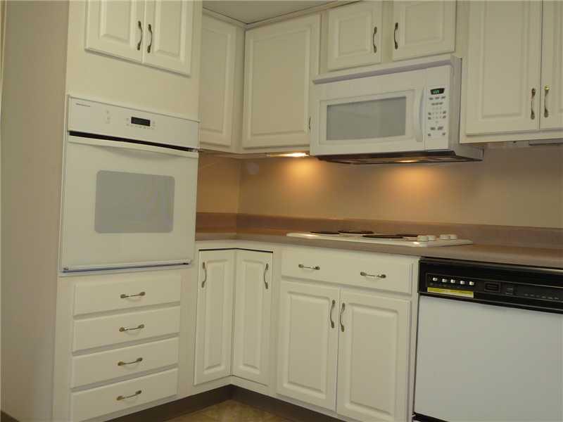 3743 Windover Road Murrysville, PA 15668 - Photo 4 of 25 Kitchen. On-trend white kitchen with matching appliances