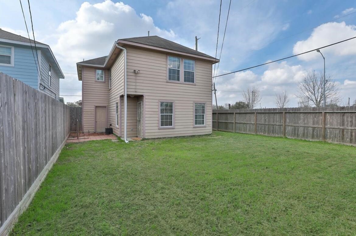 9042 McGallion Road Houston, TX 77022 - Photo 20 of 21 Gallery Image 20