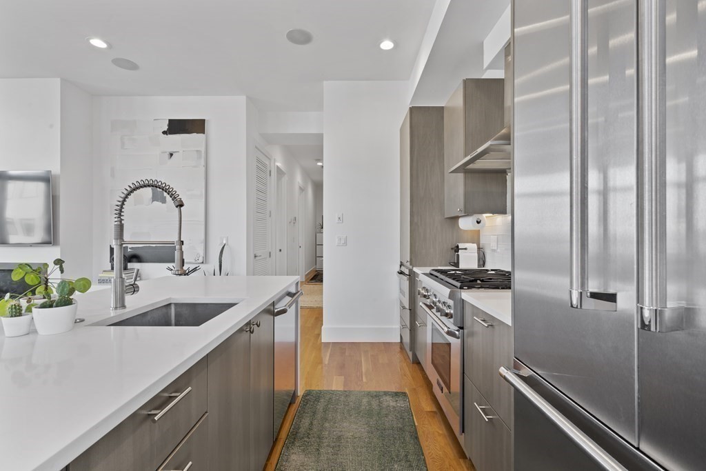 5 Mohawk Street, Unit 5 Boston, MA 02127 - Photo 10 of 22