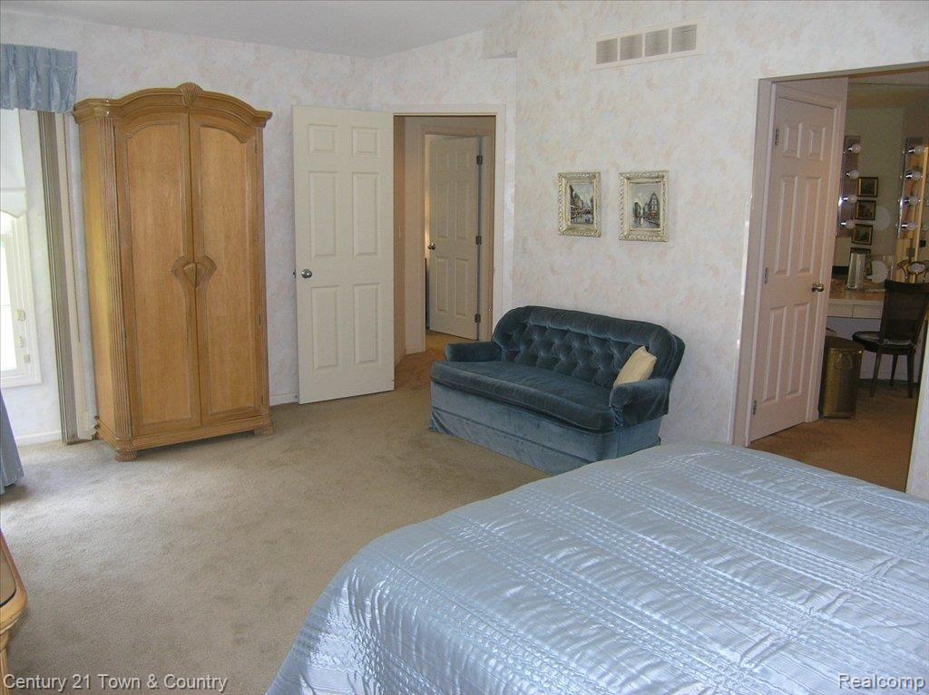 6575 Noble Road West Bloomfield, MI 48322 - Photo 12 of 22 Master Bedroom Suite