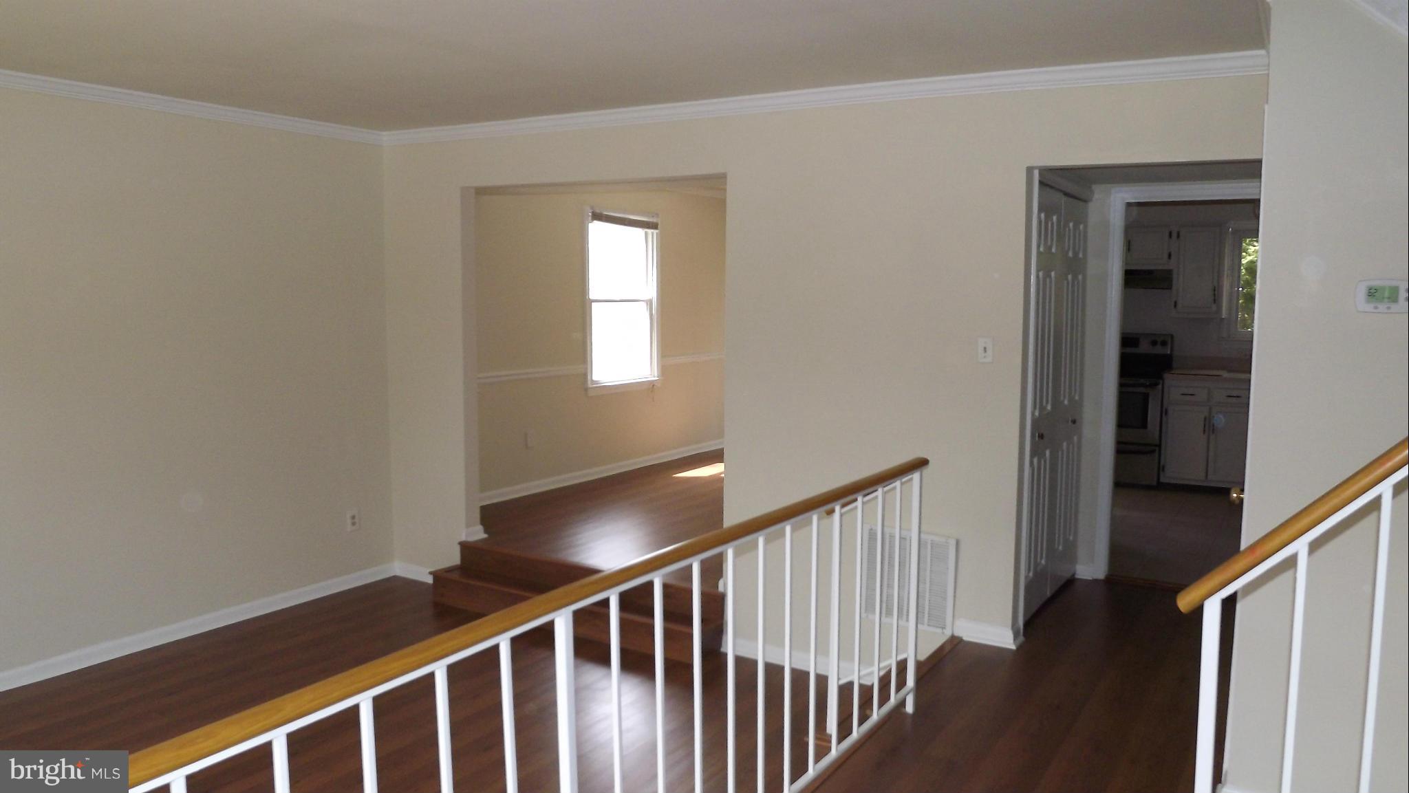 400 Colonial Ridge Drive Arnold, MD 21012 - Photo 2 of 25 Living Room