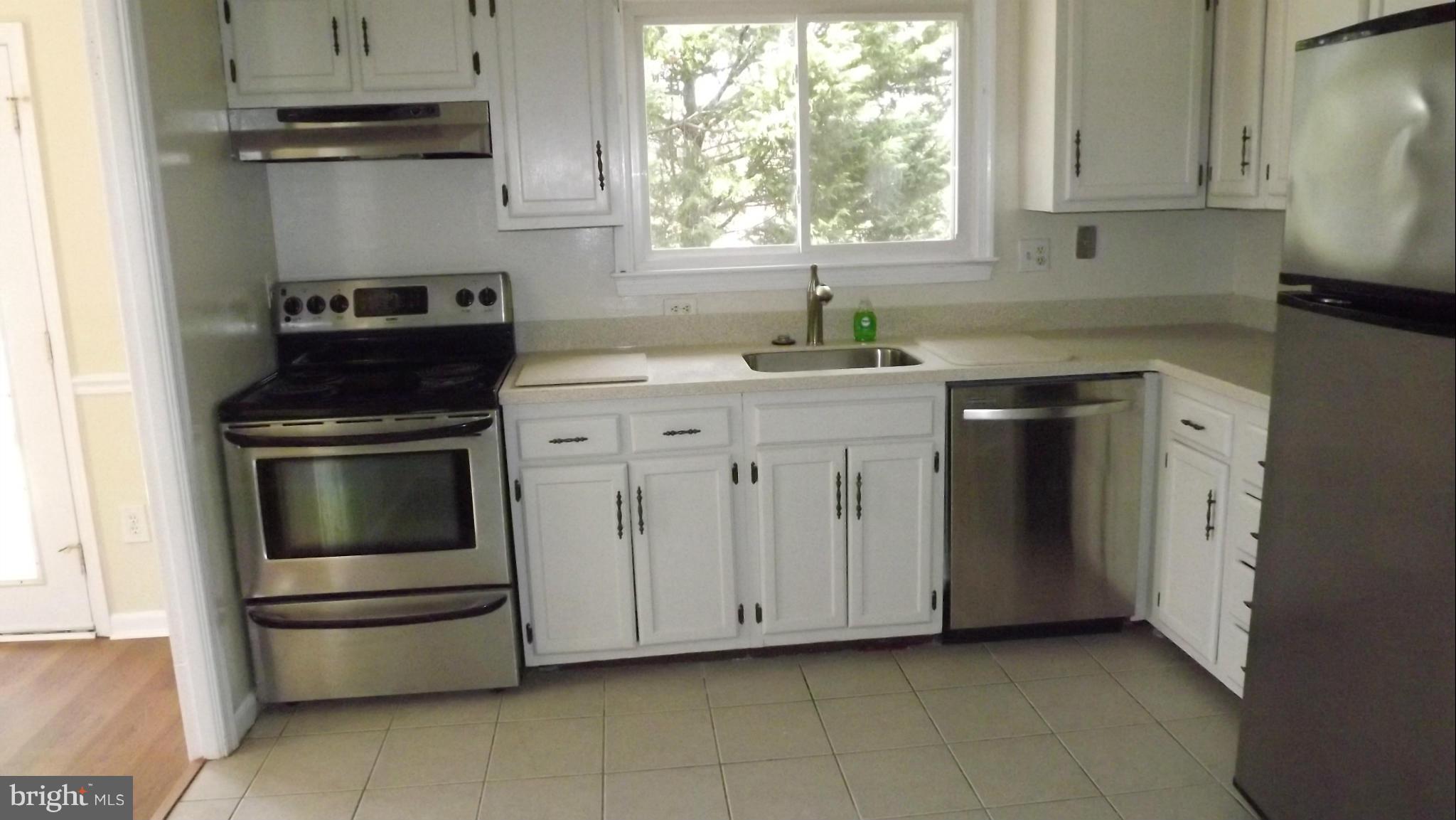 400 Colonial Ridge Drive Arnold, MD 21012 - Photo 8 of 25 Kitchen