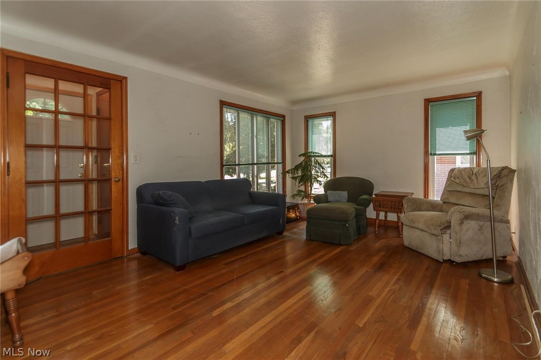 24583 Chardon Road Cleveland, OH 44143 - Photo 2 of 26 Gallery Image 2