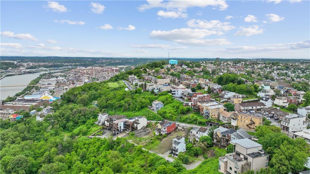 446 William Street Mount Washington, PA 15211 - Photo 21 of 28 an aerial view of multiple house