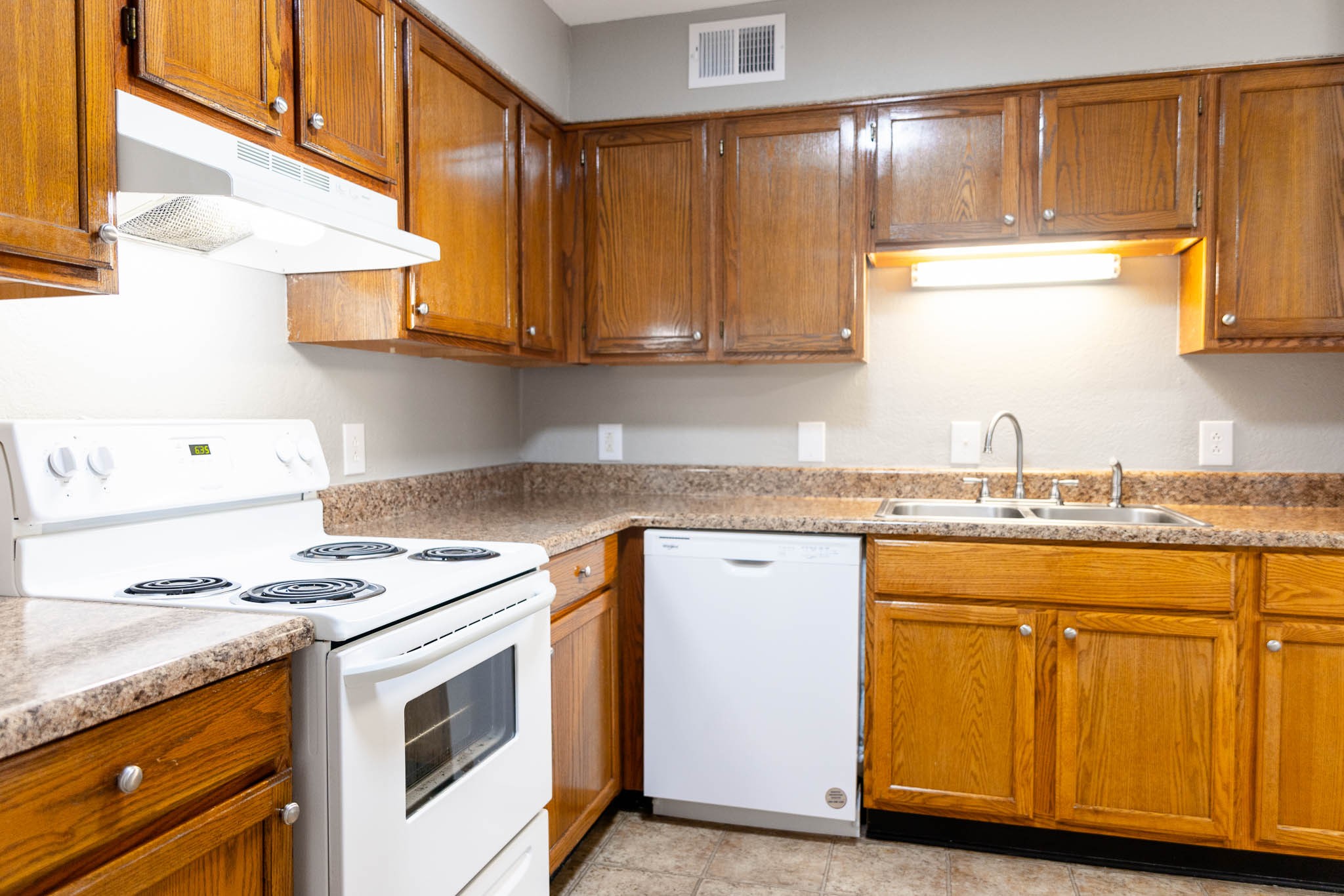 311 Hawkins Road, Unit C1 Clarksville, TN 37040 - Photo 4 of 13