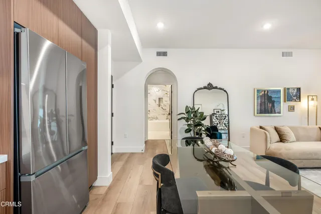 $1,269,000 | 139 South Oak Knoll Avenue, Unit 203, Pasadena, CA 91101