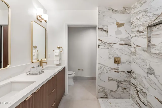 $1,269,000 | 139 South Oak Knoll Avenue, Unit 203, Pasadena, CA 91101