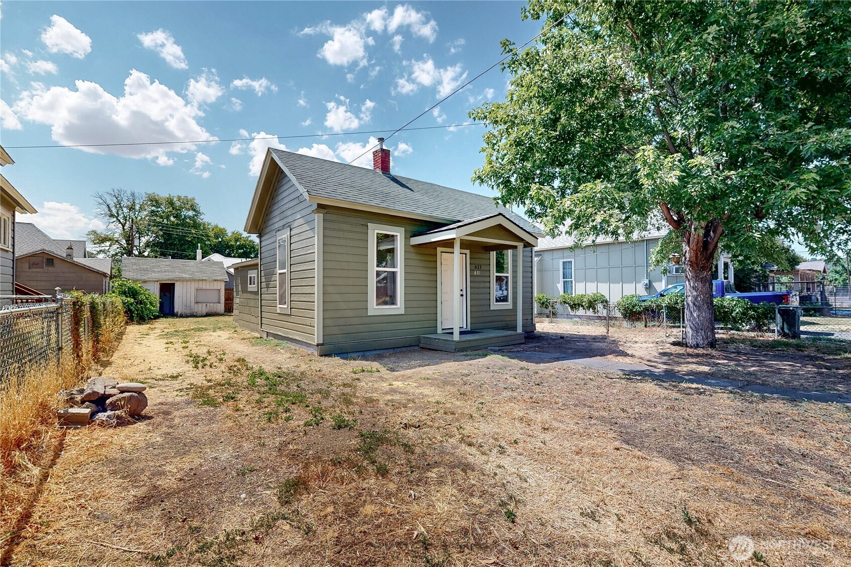 611 Southwest 3rd Street Pendleton, OR 97801 - Photo 19 of 21 a view of a house with a patio
