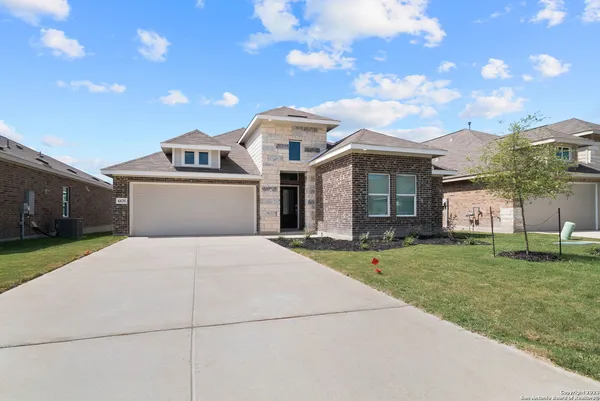 $1,950 | 6631 Morgan Path, San Antonio, TX 78253