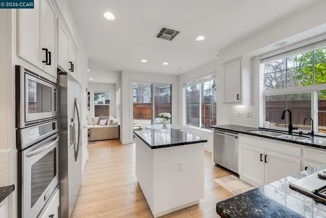 $1,590,000 | 942-942 Monet Circle, Walnut Creek, CA 94597