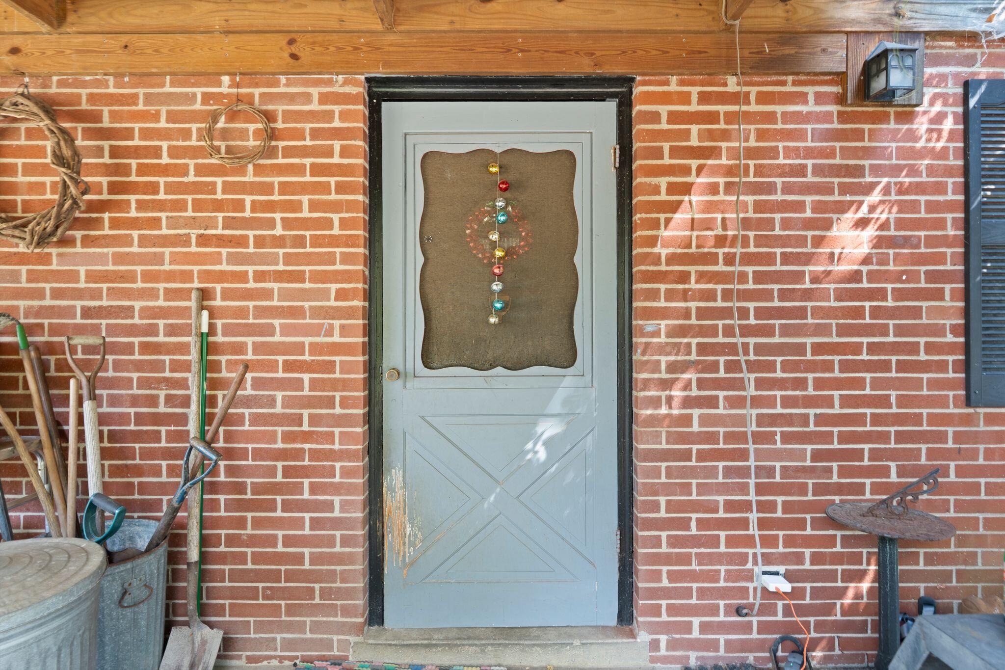 3890 Oregon Road Versailles, KY 40383 - Photo 5 of 36 Front door of the main house