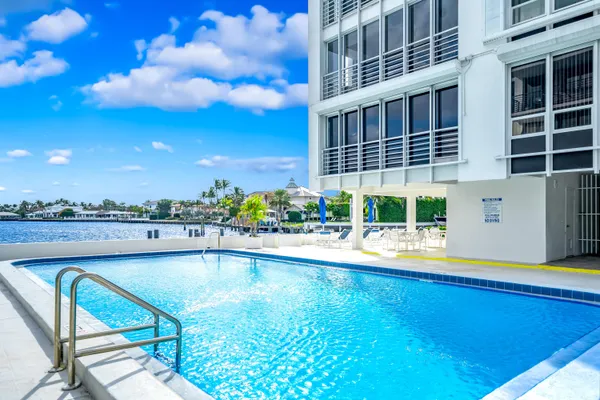 $375,000 | 850 Northeast Spanish River Boulevard, Unit 33, Boca Raton, FL 33431