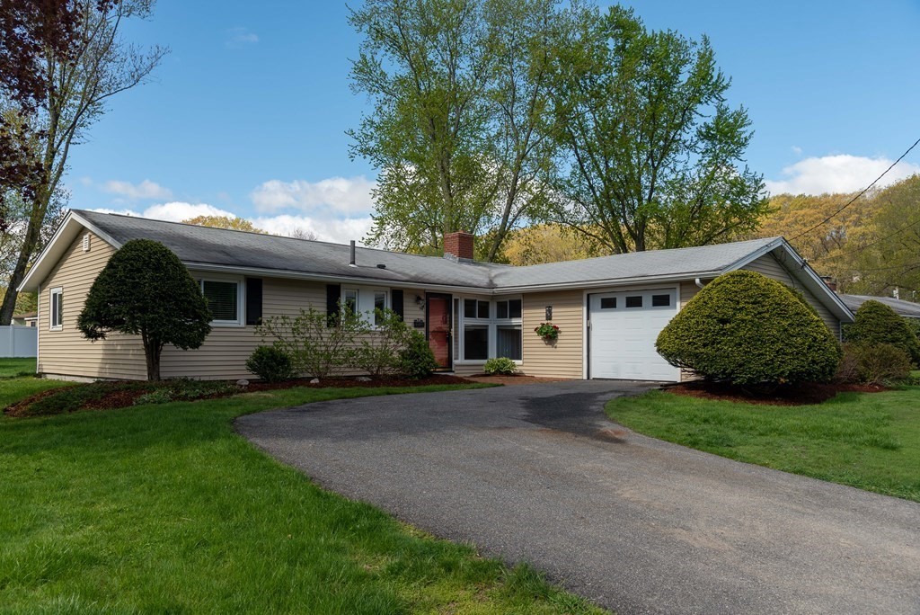 54 Lohnes Road Framingham, MA 01701 - Photo 2 of 28 Gallery Image 2