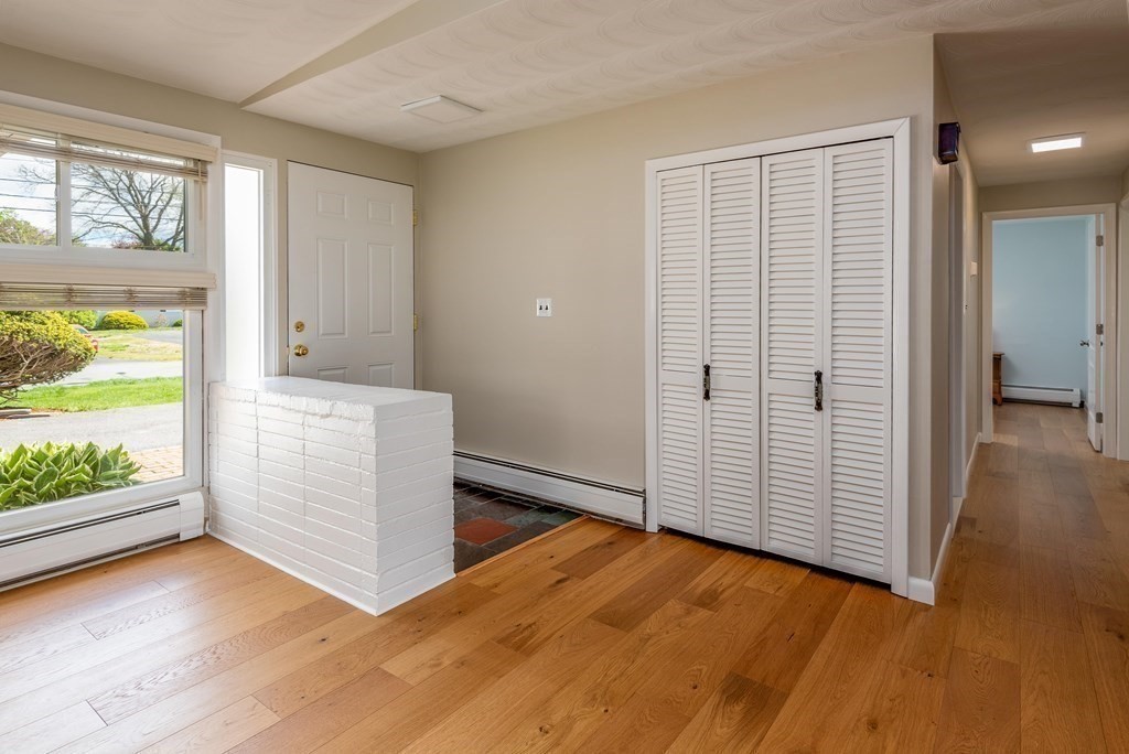 54 Lohnes Road Framingham, MA 01701 - Photo 4 of 28 Gallery Image 4