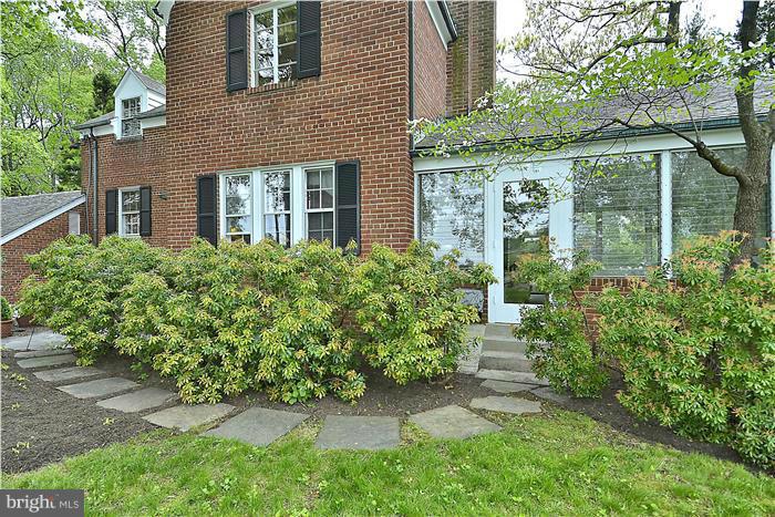 7124 Greentree Road Bethesda, MD 20817 - Photo 2 of 24 Exterior (Front)
