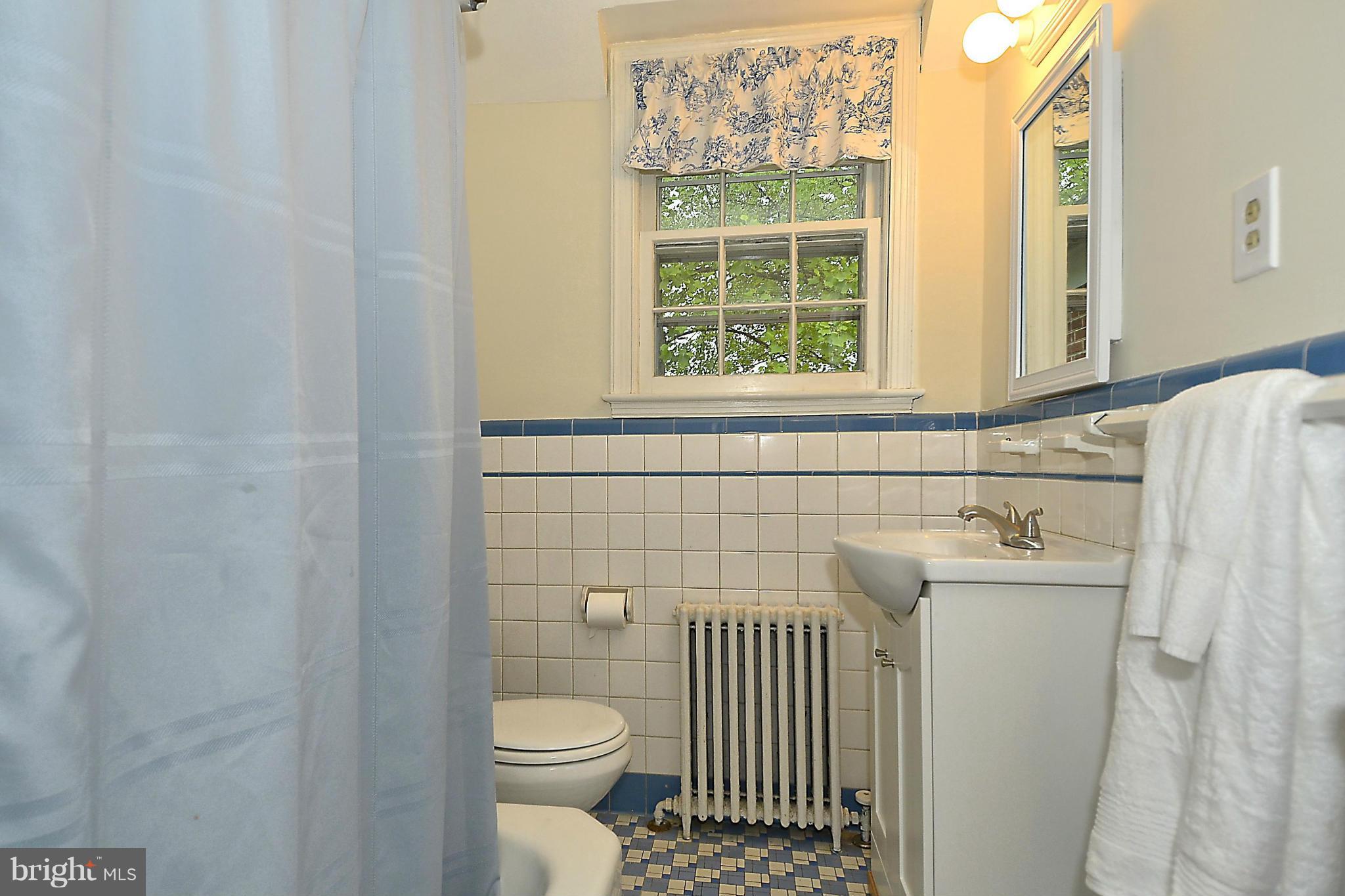 7124 Greentree Road Bethesda, MD 20817 - Photo 12 of 24 Bath
