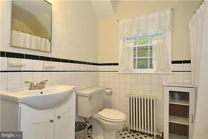7124 Greentree Road Bethesda, MD 20817 - Photo 14 of 24 Bath