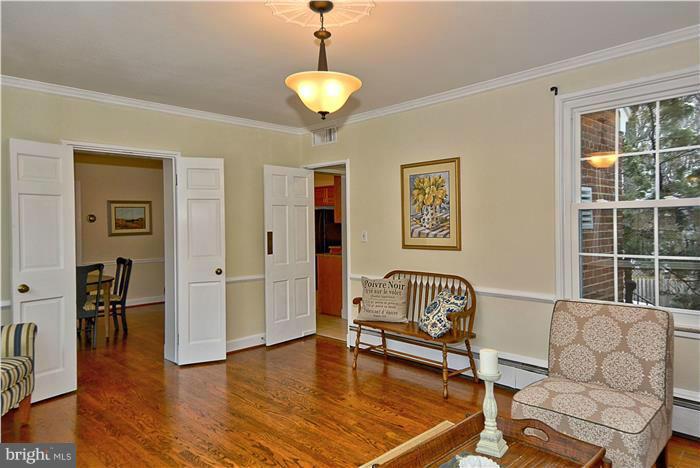 7124 Greentree Road Bethesda, MD 20817 - Photo 4 of 24 Family Room