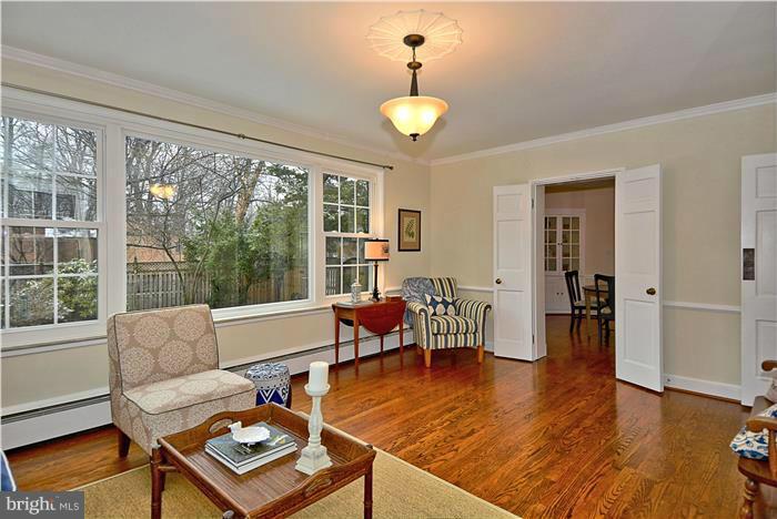 7124 Greentree Road Bethesda, MD 20817 - Photo 5 of 24 Family Room