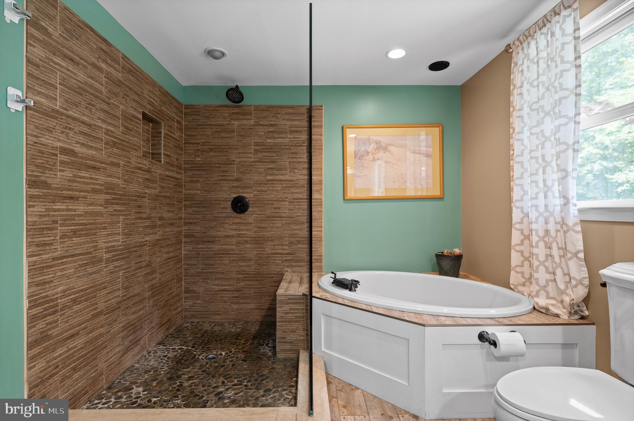 480 Highview Drive Wayne, PA 19087 - Photo 35 of 67 Luxurious soaking tub