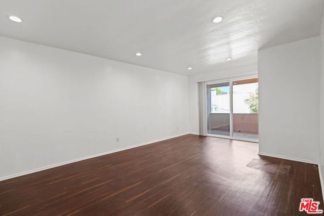 $4,295 | 809 South Gretna Green Way, Unit 304, Los Angeles, CA 90049