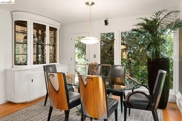 $1,398,000 | 10 Burdeck Court, Oakland, CA 94602