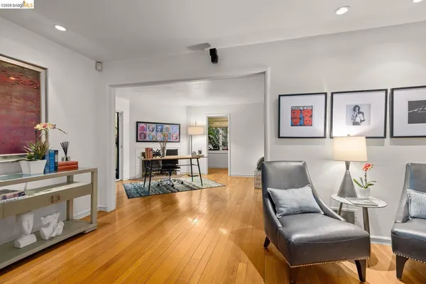 $1,398,000 | 10 Burdeck Court, Oakland, CA 94602