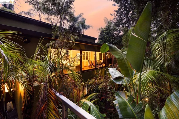 $1,398,000 | 10 Burdeck Court, Oakland, CA 94602