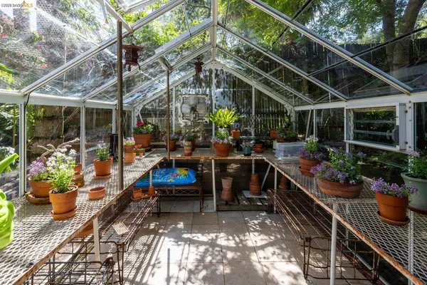 $1,398,000 | 10 Burdeck Court, Oakland, CA 94602