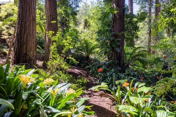 $1,398,000 | 10 Burdeck Court, Oakland, CA 94602