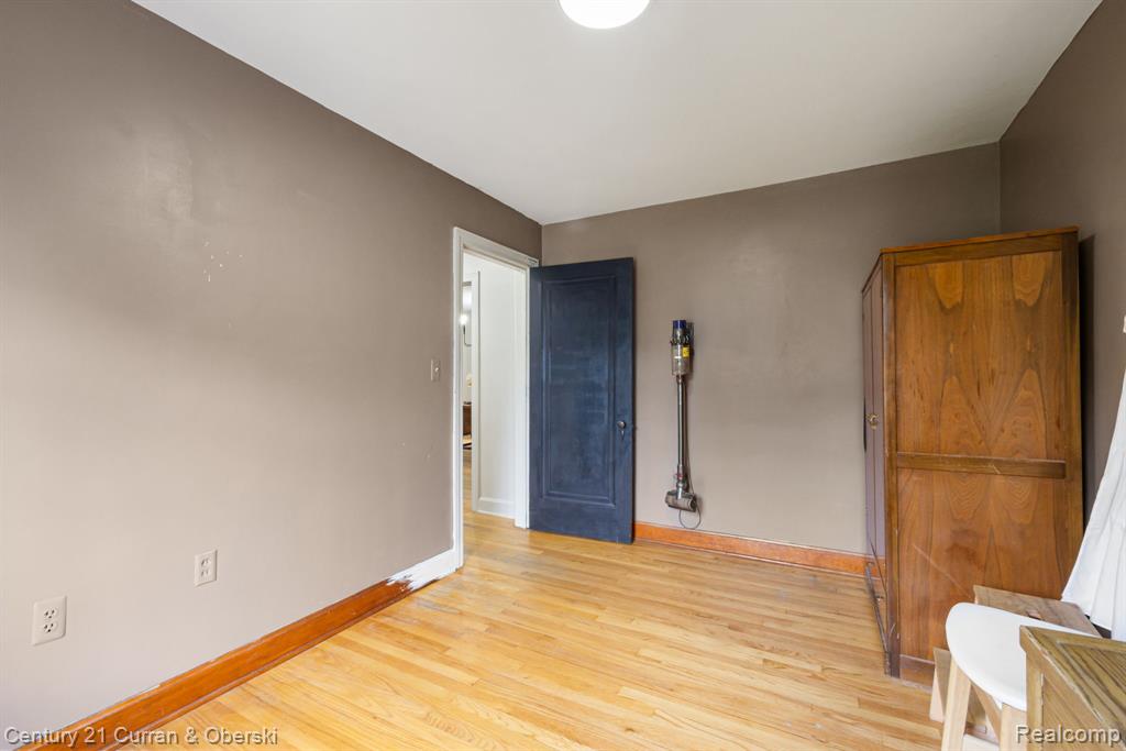 19203 Clement Road Northville, MI 48167 - Photo 27 of 53 Gallery Image 27