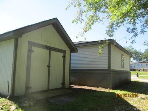 8640 Clarridge Road Clarkston, MI 48348 - Photo 4 of 12 IMG_9139.jpg
