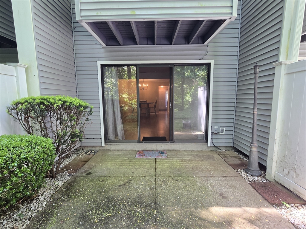 555 Russell Road, Unit J65 Westfield, MA 01085 - Photo 8 of 20