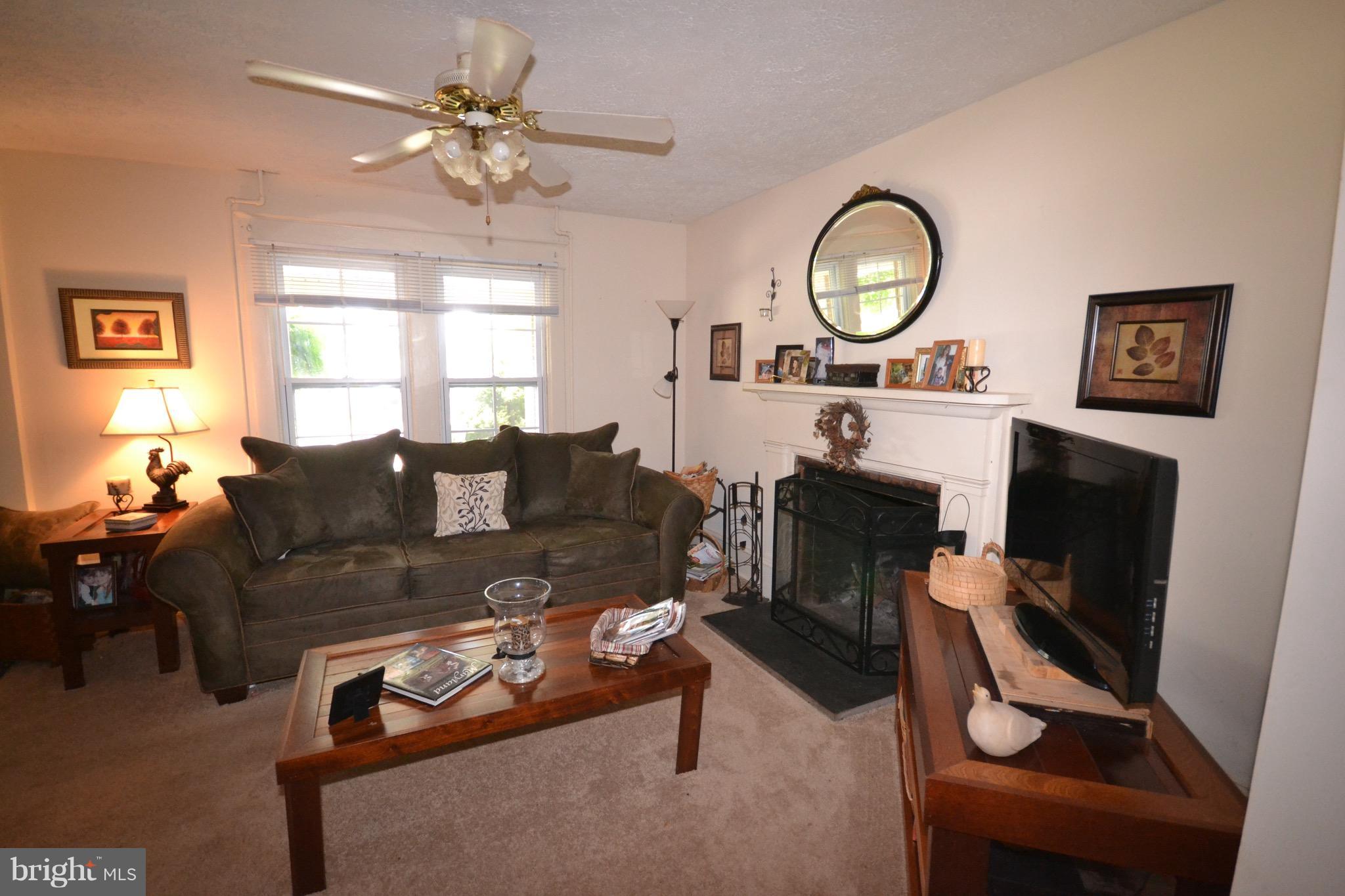 2423 Mayberry Road Westminster, MD 21158 - Photo 6 of 30 Living Room