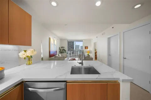 $470,000 | 1060 Brickell Avenue, Unit 1513, Miami, FL 33131