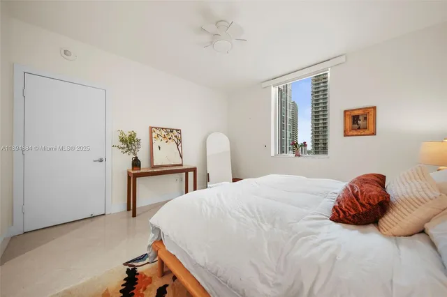 $470,000 | 1060 Brickell Avenue, Unit 1513, Miami, FL 33131