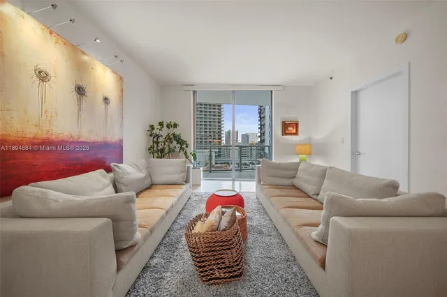 $470,000 | 1060 Brickell Avenue, Unit 1513, Miami, FL 33131